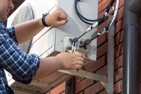 Essential checklist before hiring ac repair west palm beach services